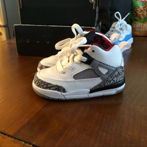 Jordan spizikes red/grey size 5c